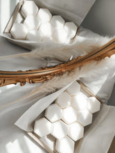 Load image into Gallery viewer, DRIFTWOOD JUNIPER: Aroma Melts